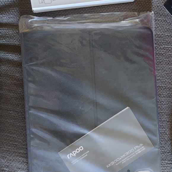 Ipad Case with Keyboard - Picture 4 of 9